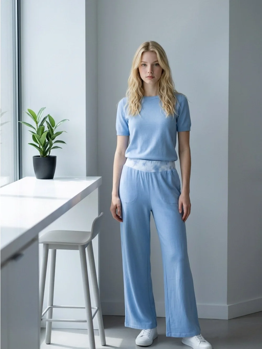 NWT Nanette Lepore Women’s Sz Medium Blue Wide Leg Stretch Sweatpants Loungewear